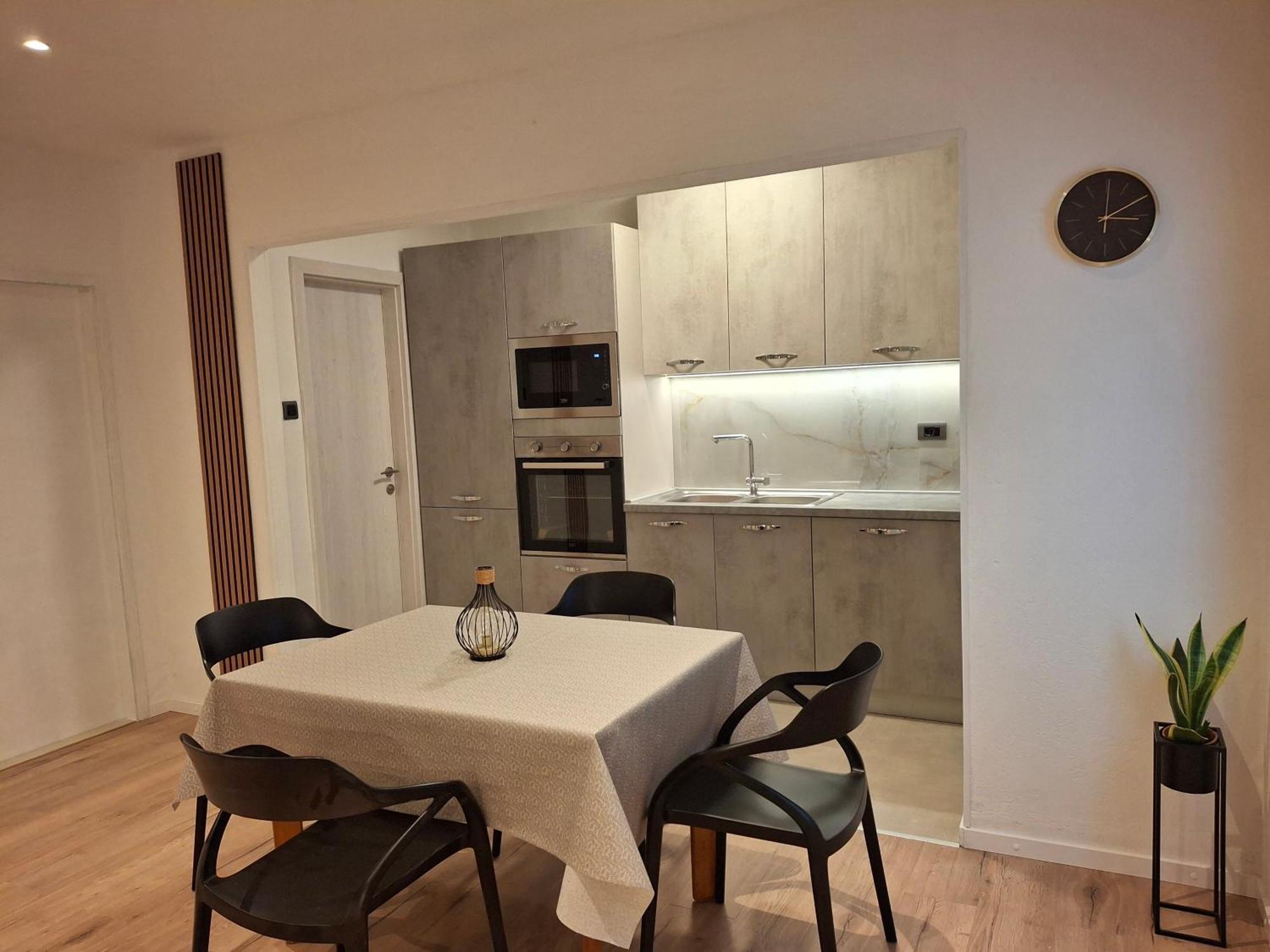 Nina Seaview Apartment Baska Voda Exterior photo